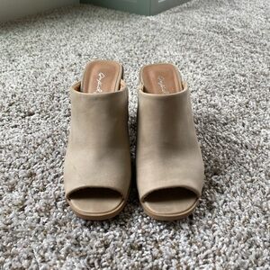 Tan Open toe Block Heel Mules
